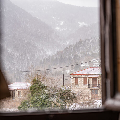 Σοφίτα 2κλινη με τζάκι