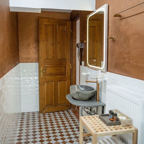 Σοφίτα 2κλινη με τζάκι