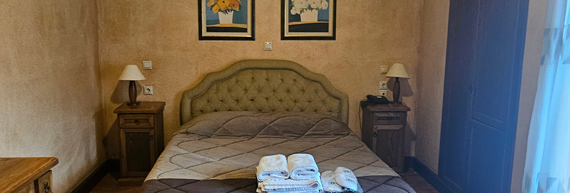 Standard Double with Side View